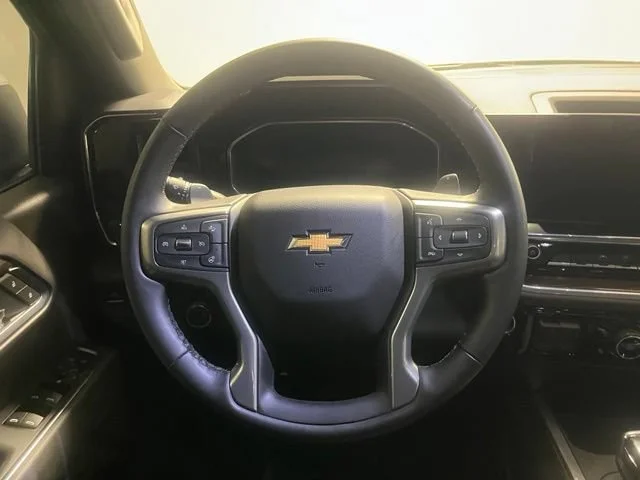 Used 2026 Summit White Chevrolet LT image 17