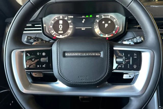 New 2026 Santorini Black Land Rover SE image 23