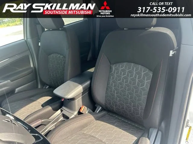 New 2026 White Diamond Mitsubishi Trail Edition image 13