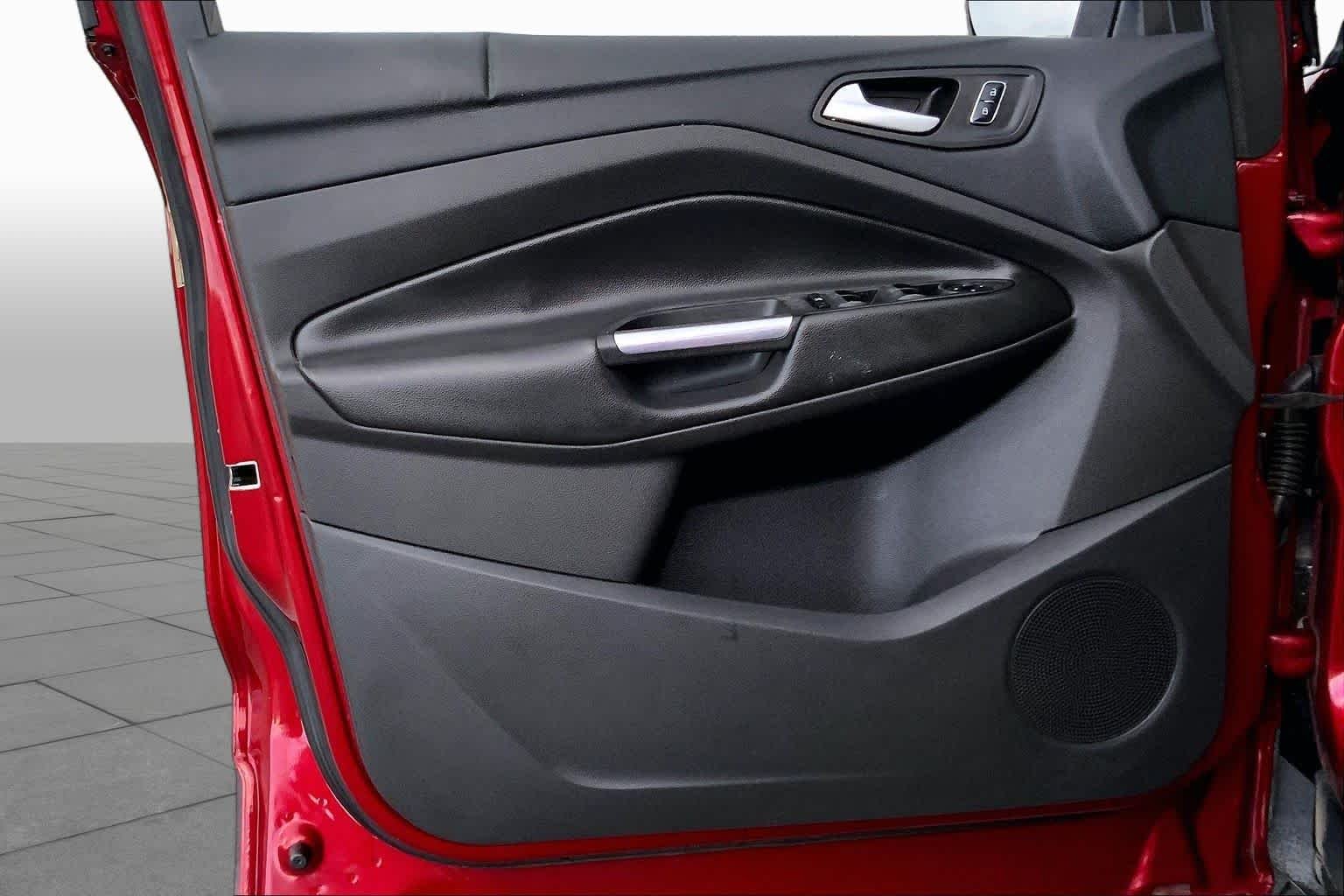 Used 2016 Ruby Red Metallic Tinted Clearcoat Ford SE image 21