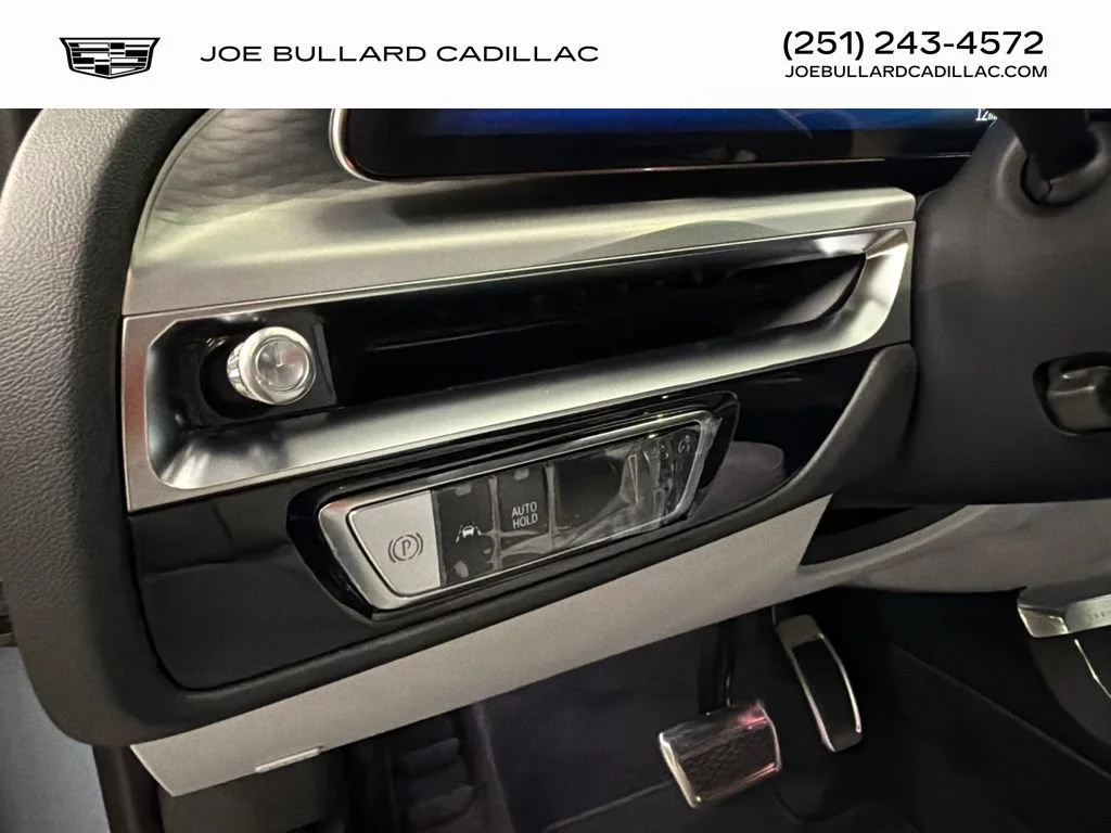 2027 Cadillac LYRIQ Luxury - Photo 18