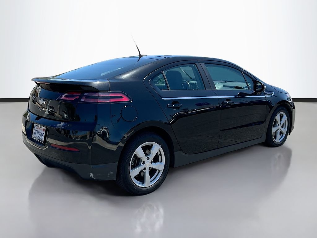 Used 2014 Black Chevrolet Base image 5
