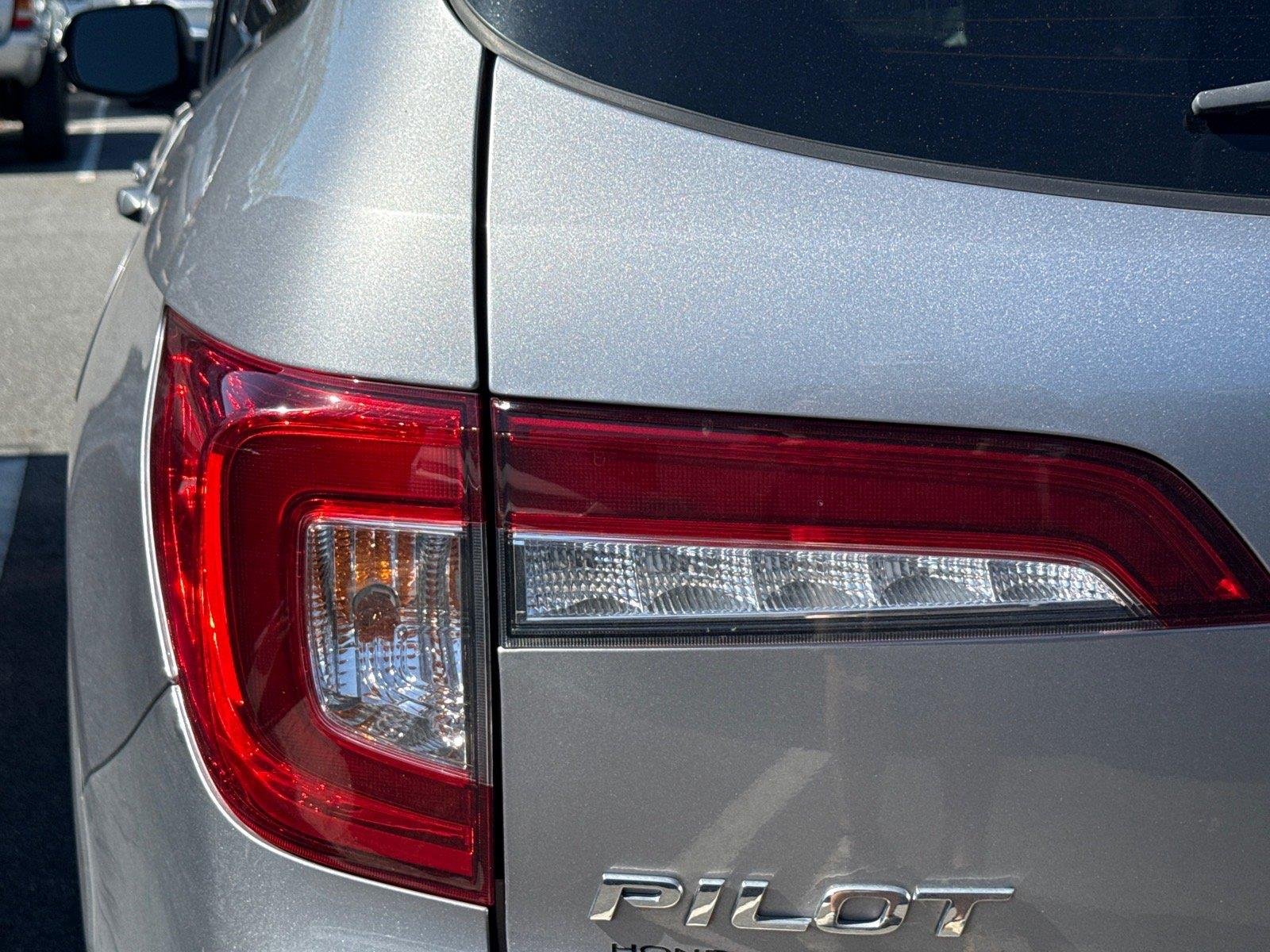 Used 2022 Lunar Silver Metallic Honda EX-L image 12