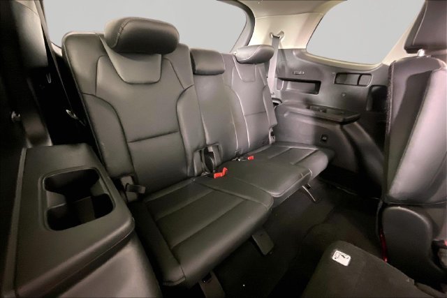 Used 2025  Kia S image 20