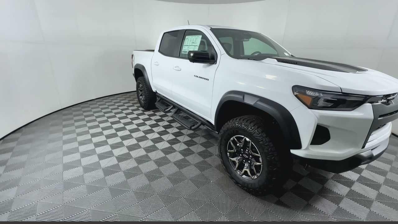 2026 Chevrolet Colorado ZR2 - Photo 2