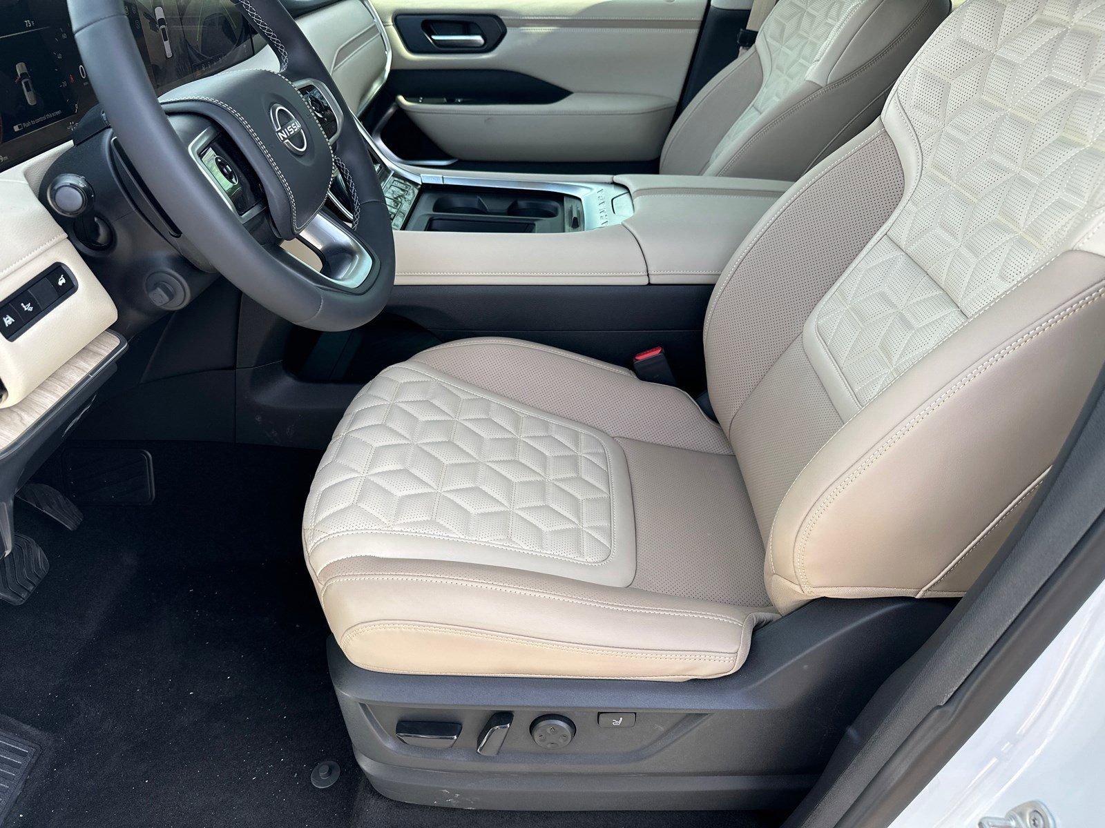 New 2026 White Nissan Platinum Reserve image 9