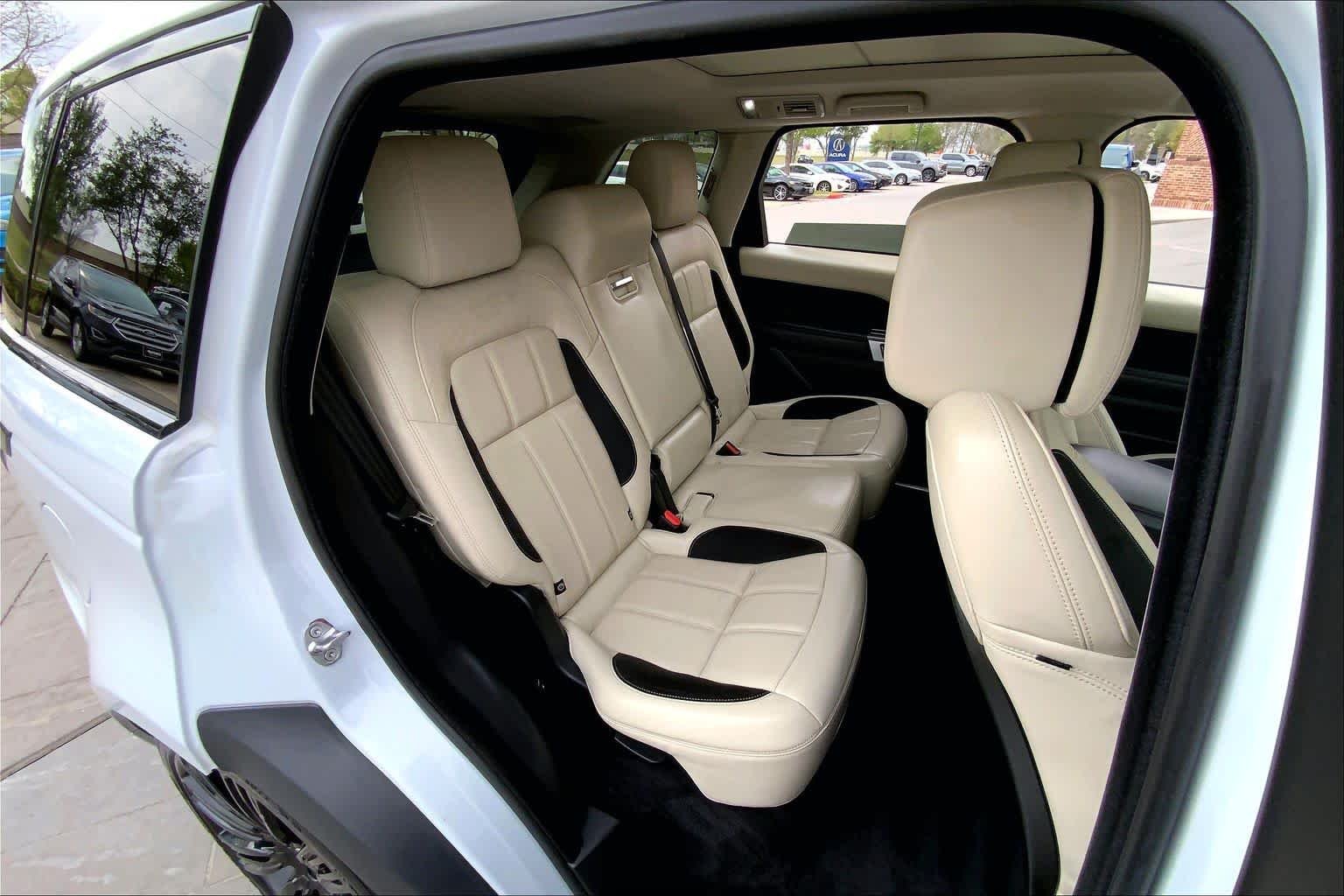 Used 2019 Meribel White Pearl Land Rover Dynamic image 21