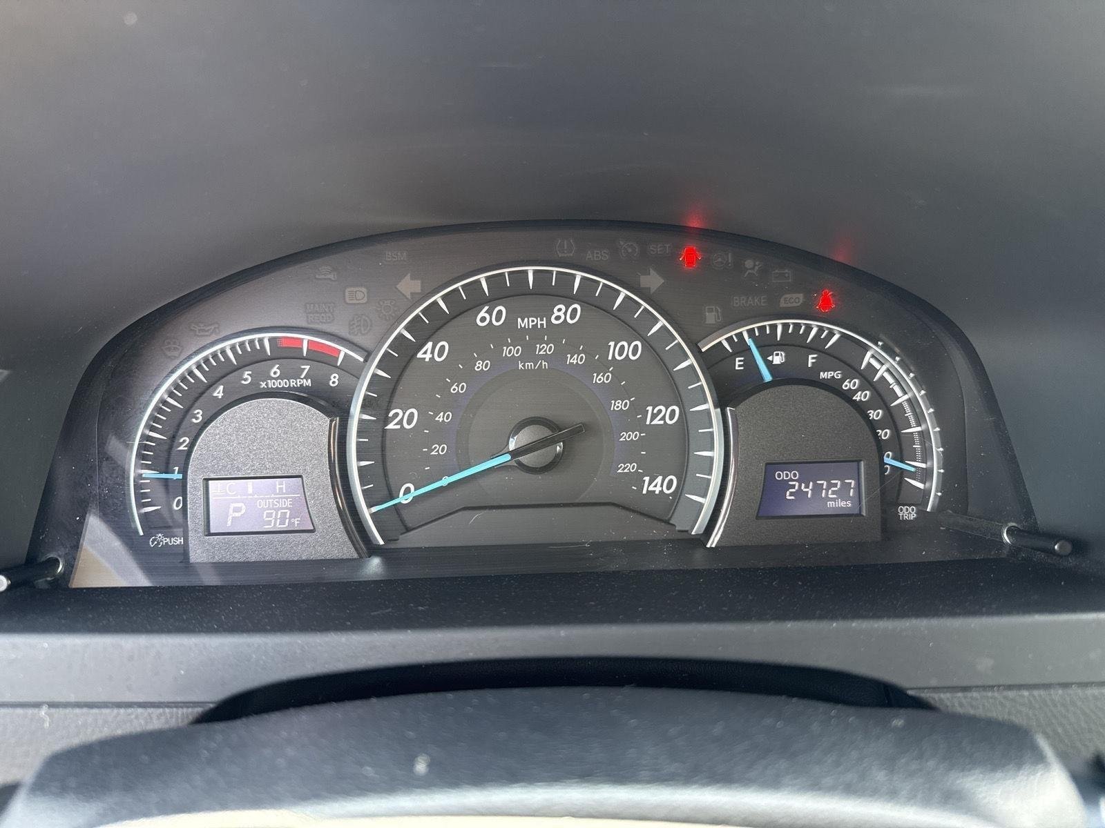 Used 2014 Barcelona Red Metallic Toyota XLE image 2