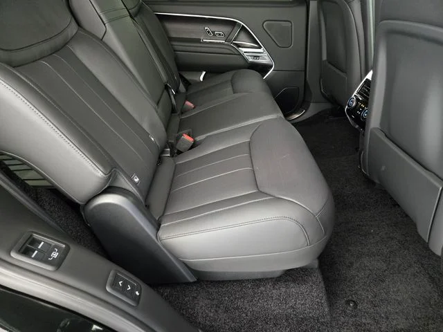 New 2026 Santorini Black Land Rover SE image 17