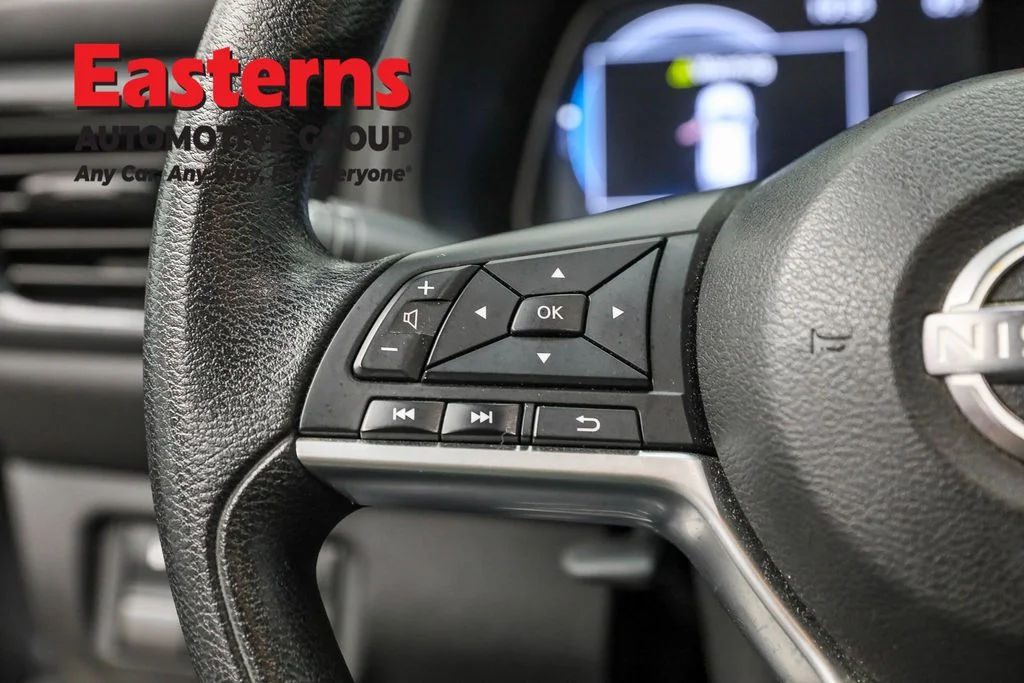 Used 2023 Gray Nissan S image 15