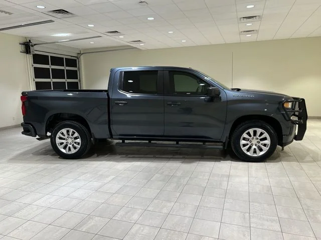 Used 2019 Gray Chevrolet Custom image 6