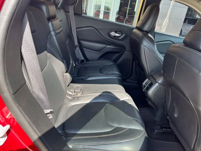 Used 2016 Red Jeep Limited image 31