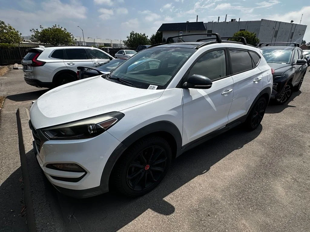 Used 2017 White Hyundai Night image 11
