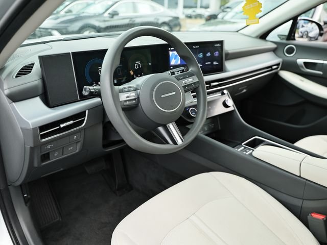 Used 2024 Aero Silver Hyundai SEL image 17