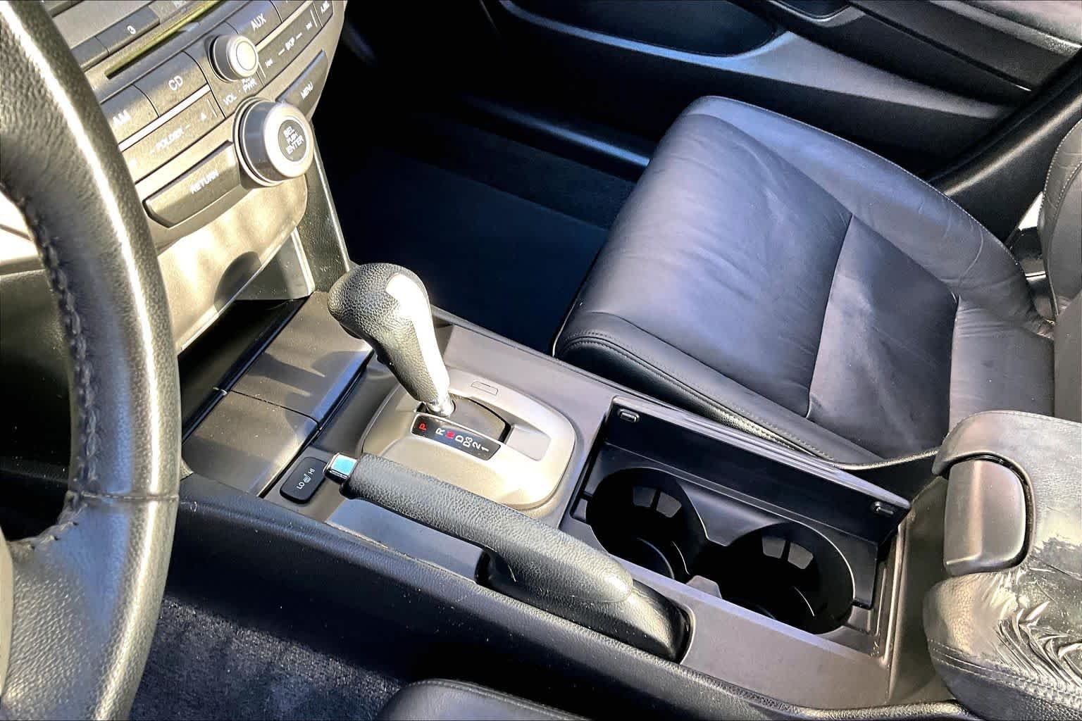 Used 2012 Alabaster Silver Metallic Honda SE image 15