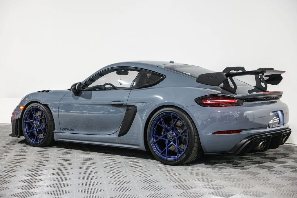 2025 Porsche 718 GT4 RS - Photo 15