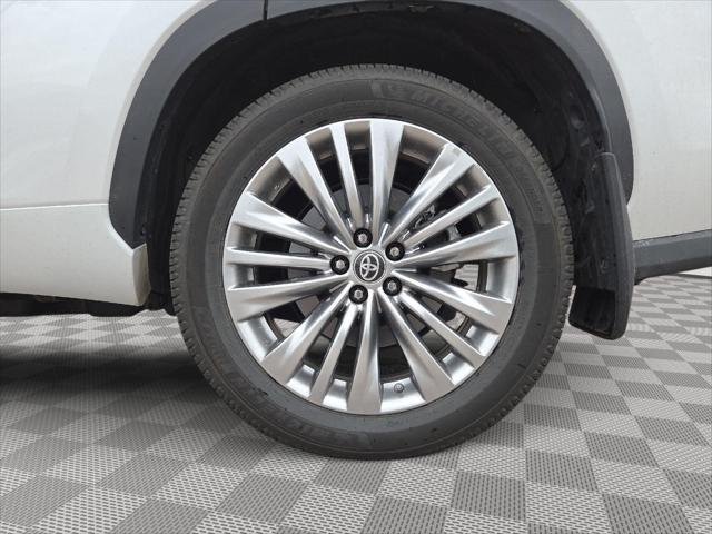 Certified Used 2024 Wind Chill Pearl Toyota Platinum image 42