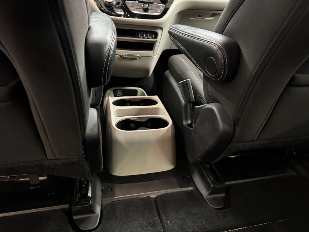 Used 2023 White Chrysler LX image 25