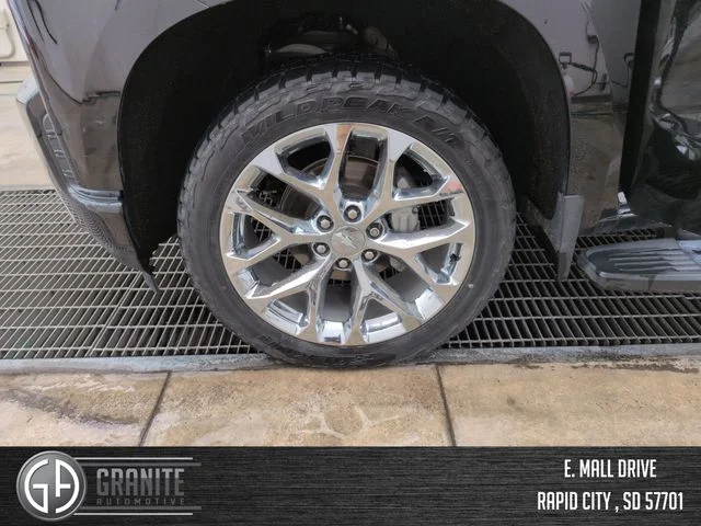 Used 2021 Black Chevrolet High Country image 28