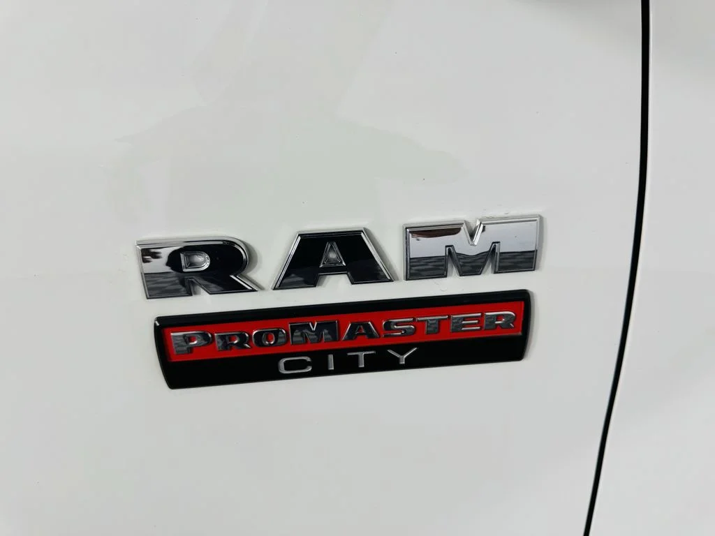 Used 2022 White Ram Base image 26