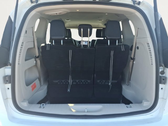 Used 2024  Chrysler Touring L image 19