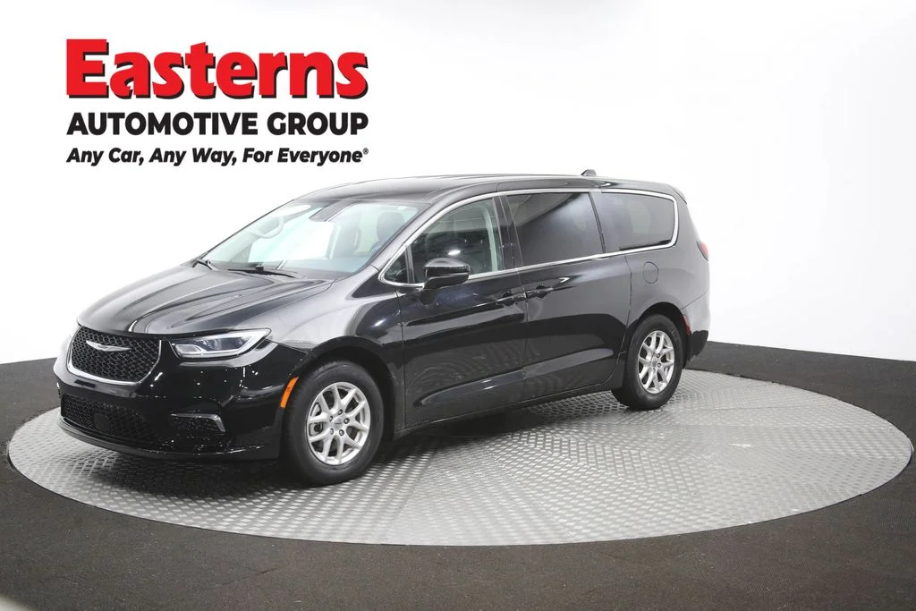 Used 2023 Black Chrysler Touring L image 58