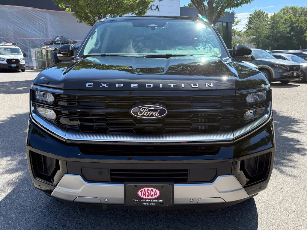 Certified Used 2026 Black Metallic Ford Platinum image 3