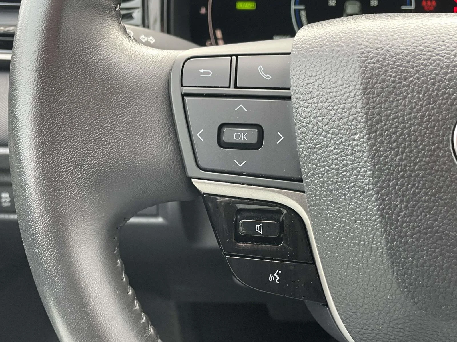 Used 2025 Celestial Silver Metallic Toyota LE image 10