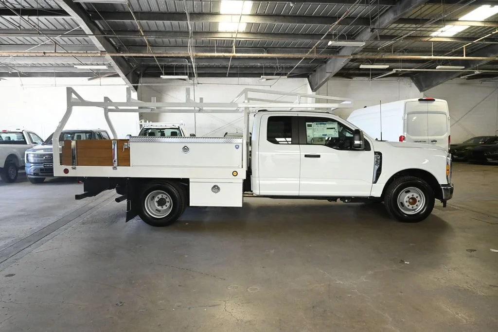 New 2026 Oxford White Ford XL image 10