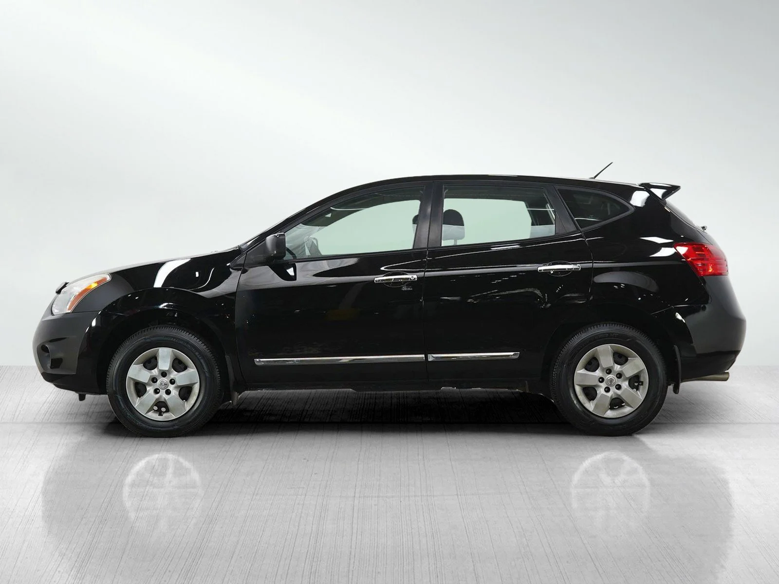 Used 2013 Nissan Rogue S with VIN JN8AS5MV5DW631643 for sale in Wayzata, Minnesota