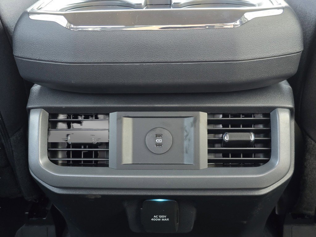 New 2026 Oxford White Ford XLT image 32