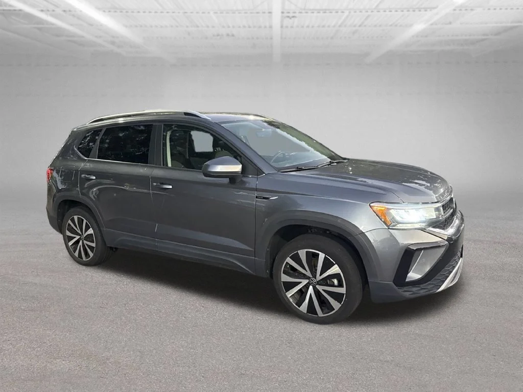 Used 2023 Gray Volkswagen 1.5T SE image 2