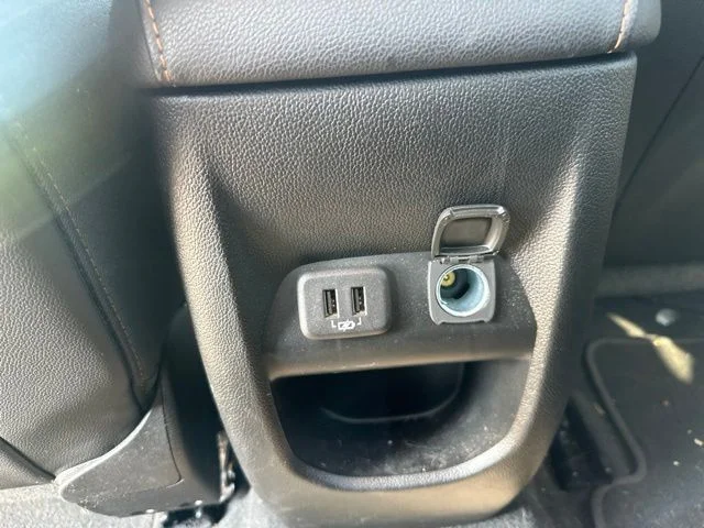 Used 2021 White GMC AT4 w/Leather image 23