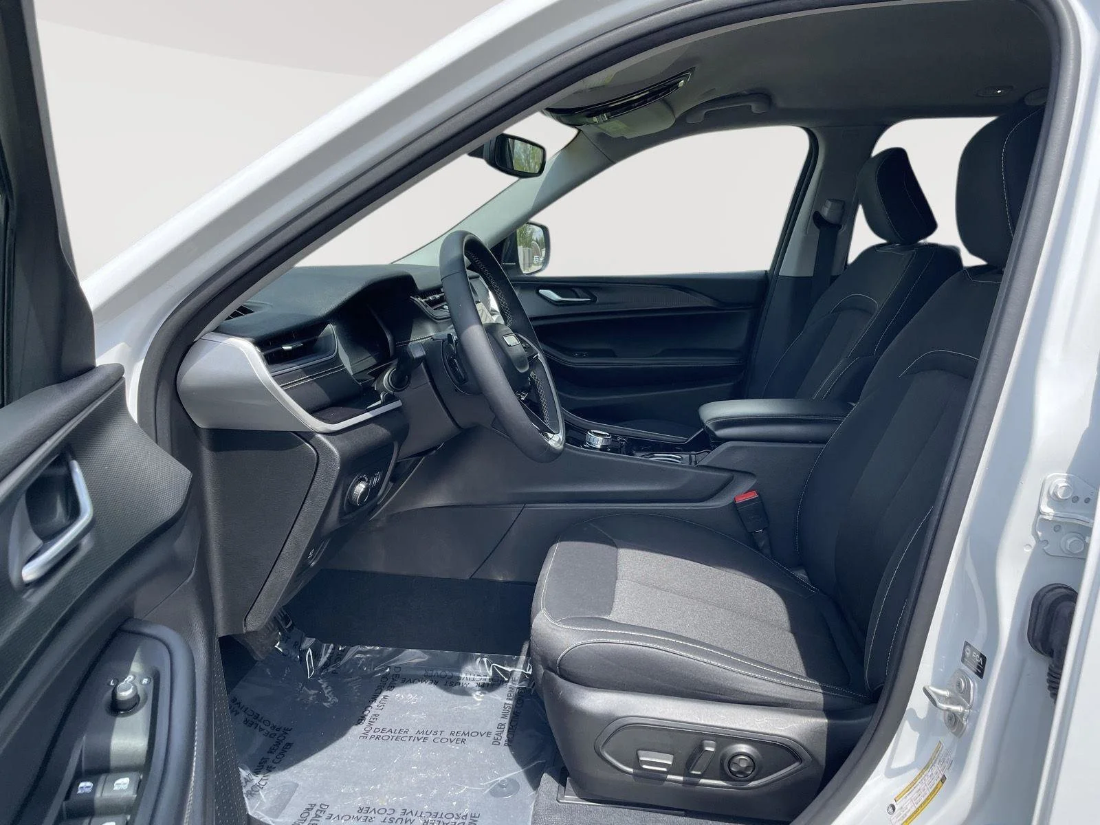 Used 2023 Bright White Clearcoat Jeep Laredo image 10