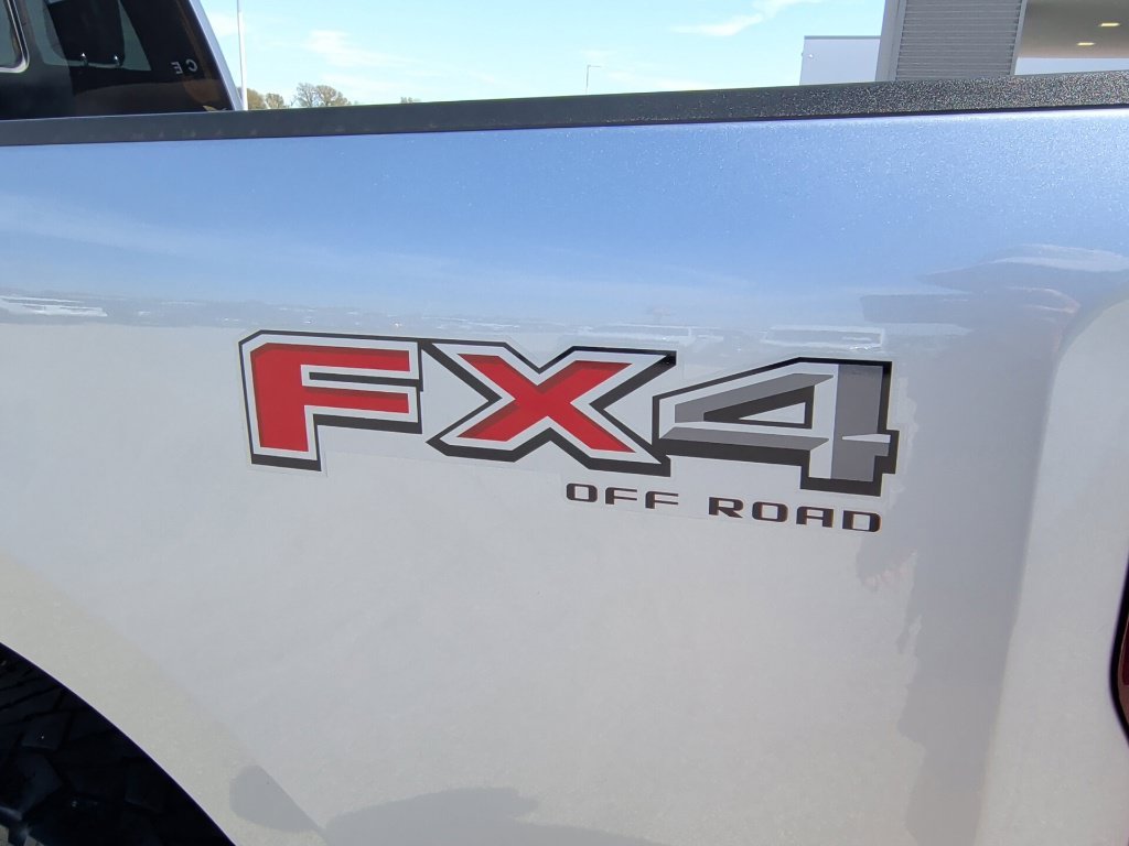 Used 2024 Iconic Silver Metallic Ford Lariat image 47