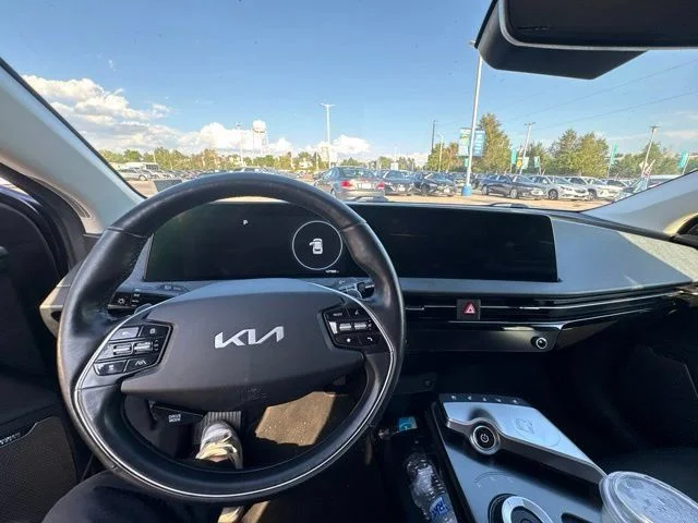 Used 2023 Steel Gray Kia Wind image 13