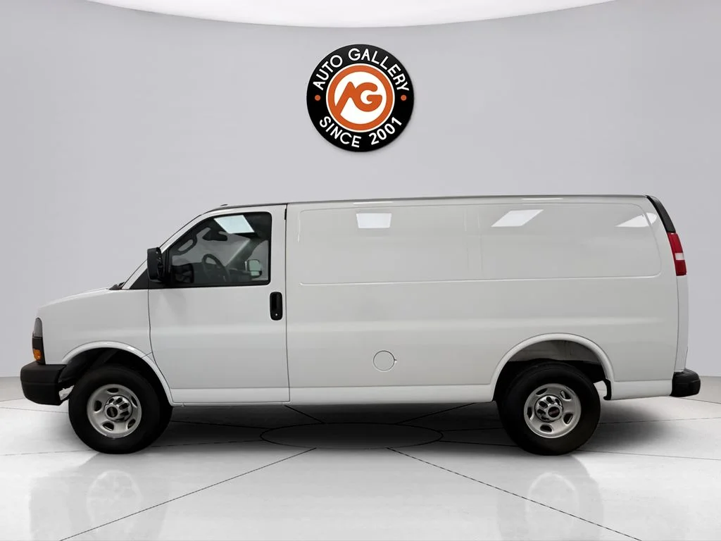 Used 2025 White GMC Work Van image 7