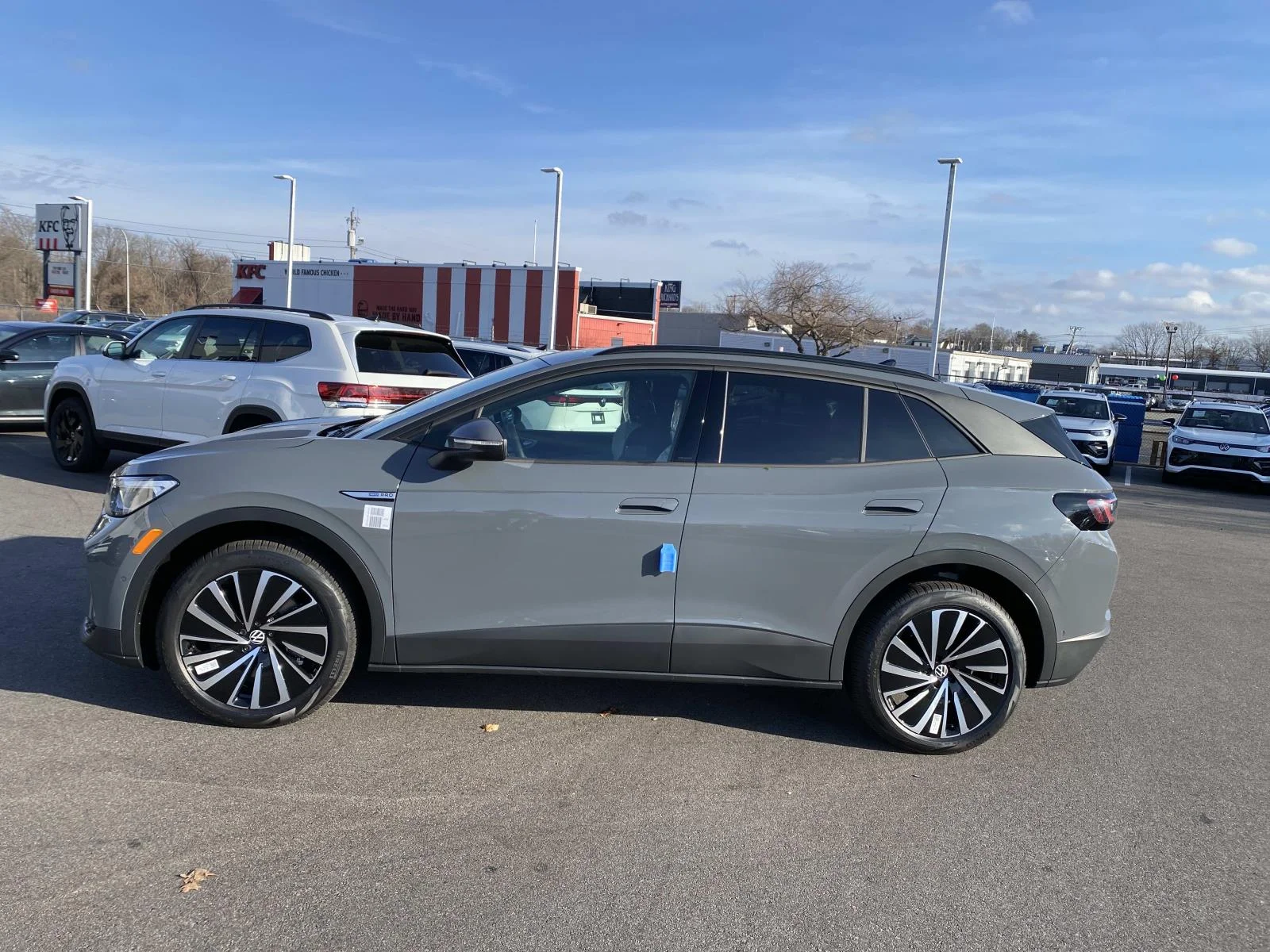 2025 Volkswagen ID.4 PRO - Photo 2