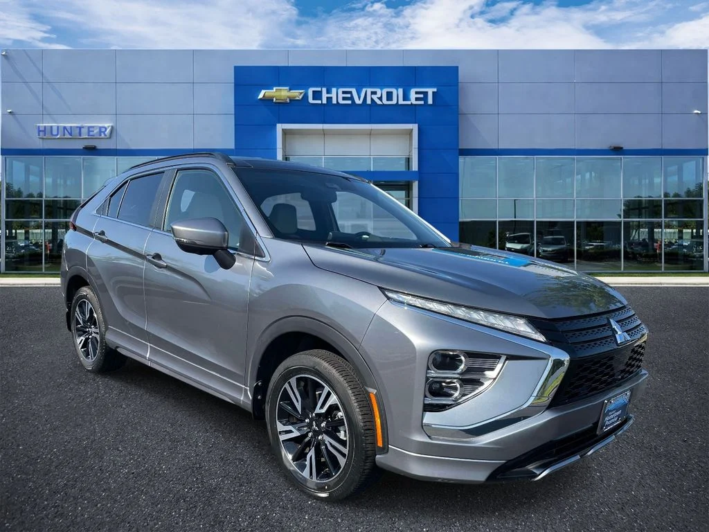 Used 2024 Mercury Gray Metallic Mitsubishi SE image 1