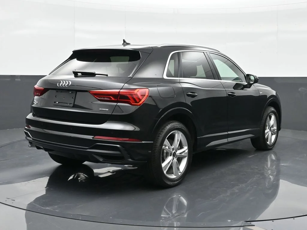 Used 2022 Black Audi Premium Plus image 5