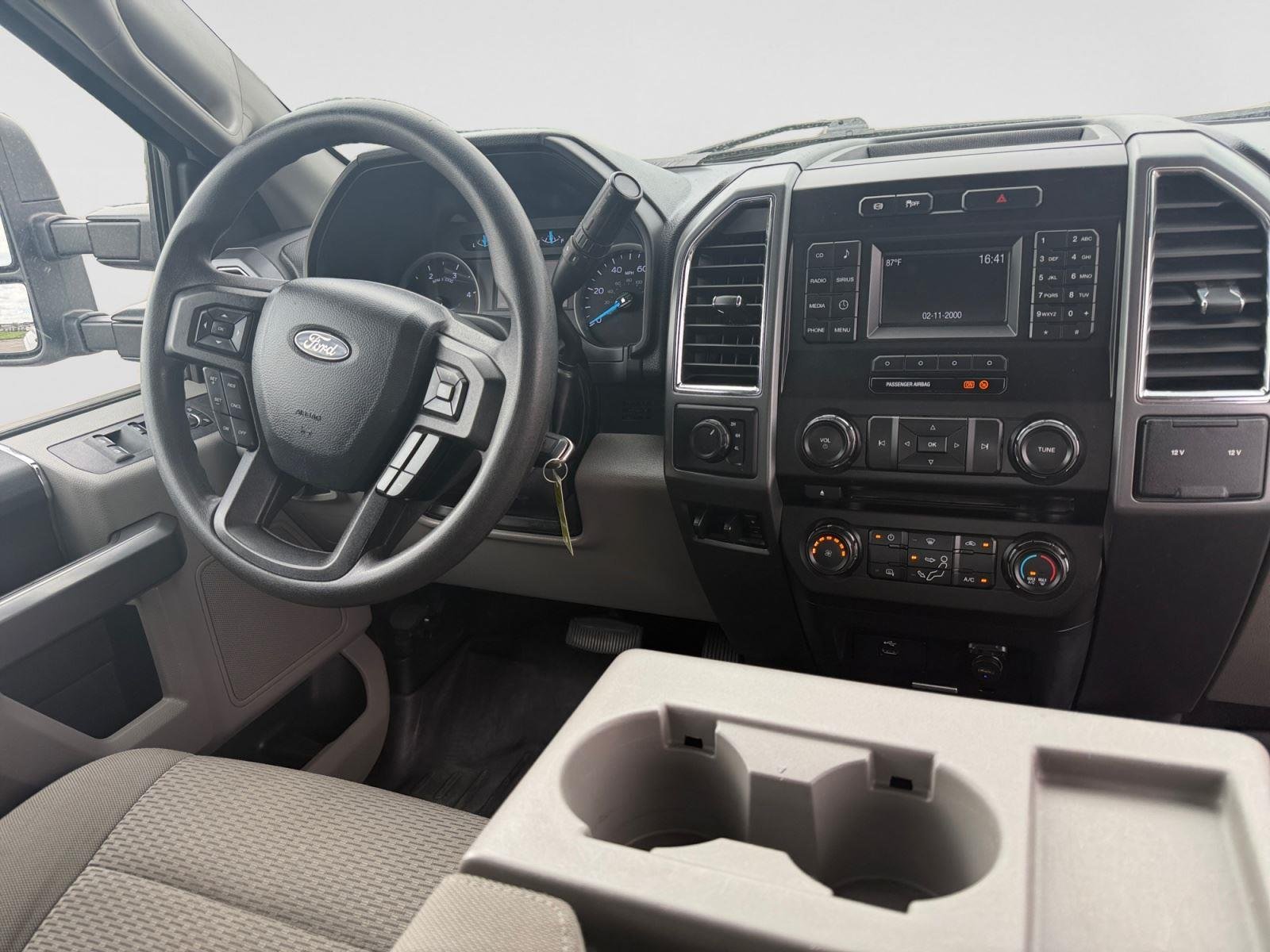 2018 Ford F-350 Super Duty XLT - Photo 14