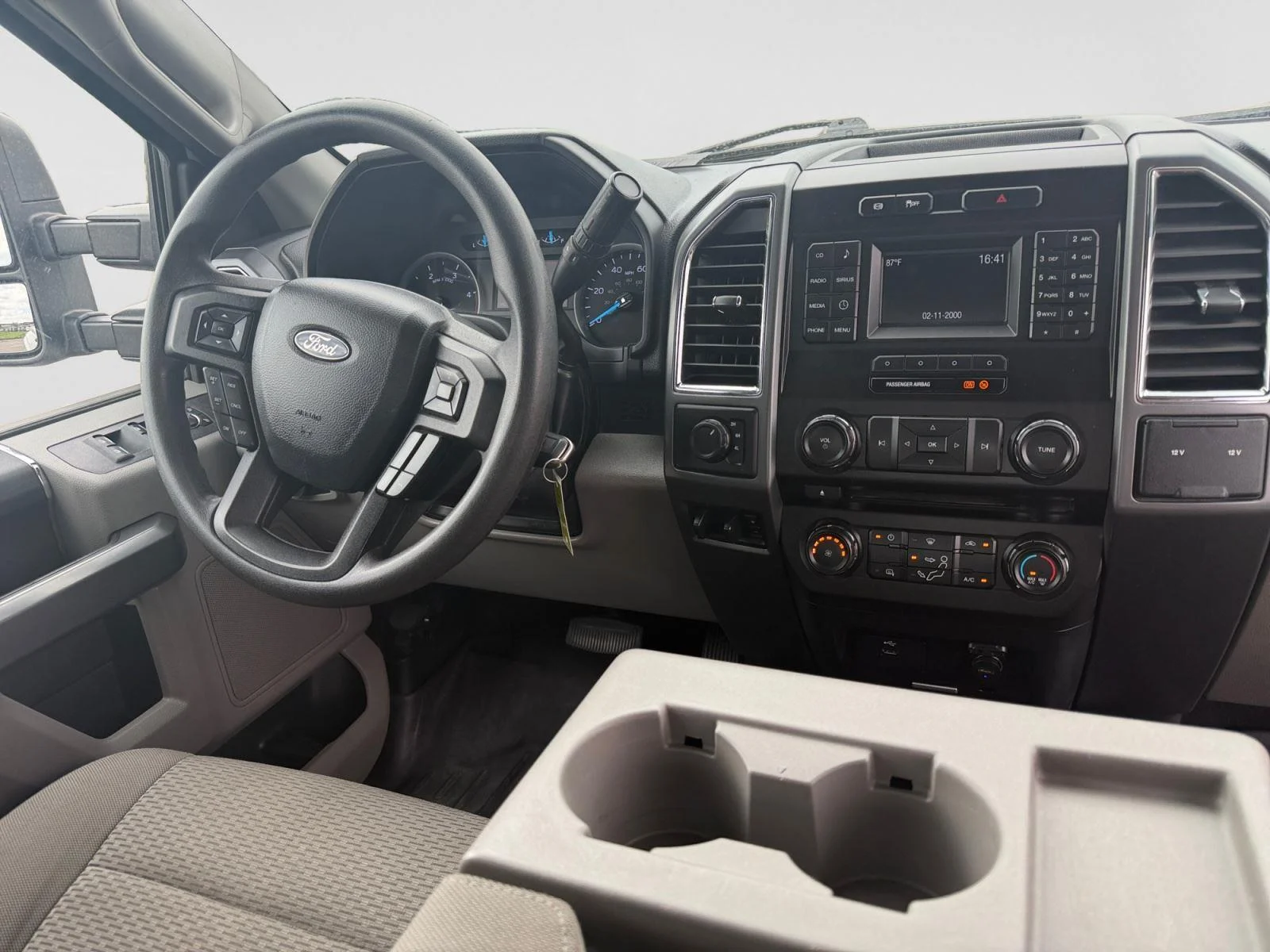 2018 Ford F-350 Super Duty XLT - Photo 14