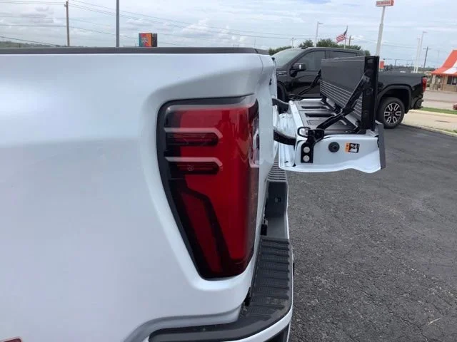2026 GMC Sierra 3500HD Denali Ultimate - Photo 10