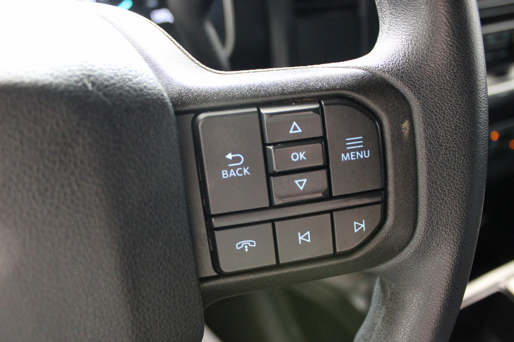 Used 2023 OXFORD WHITE Ford xl 4WD SUPERCREW 5.5