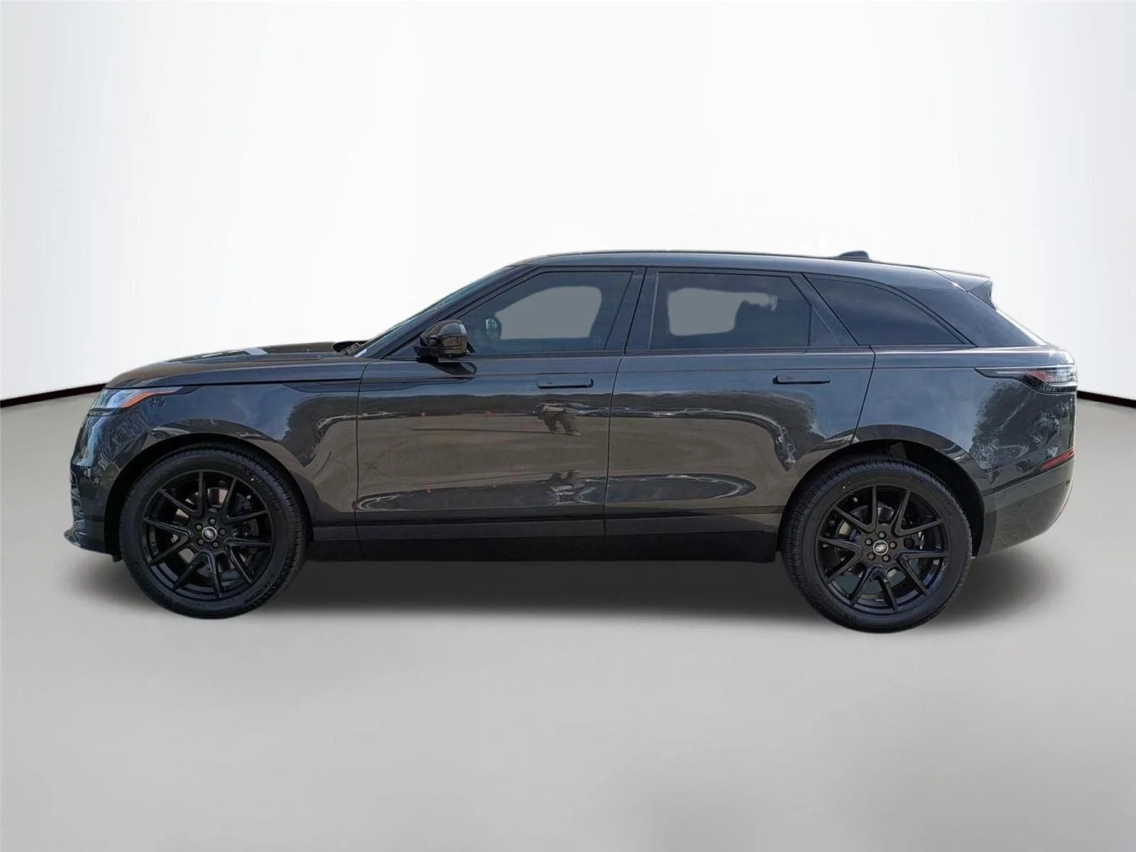 Used 2026 Carpathian Grey Premium Metallic Land Rover Dynamic SE image 8