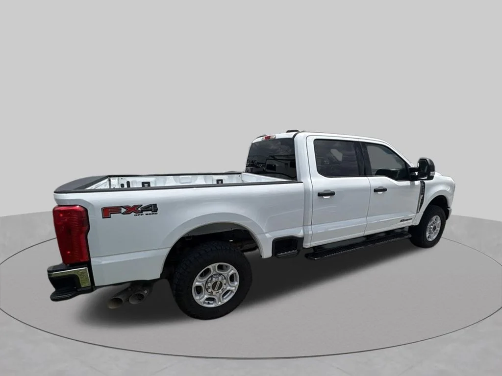 Used 2025 White Ford XLT image 3