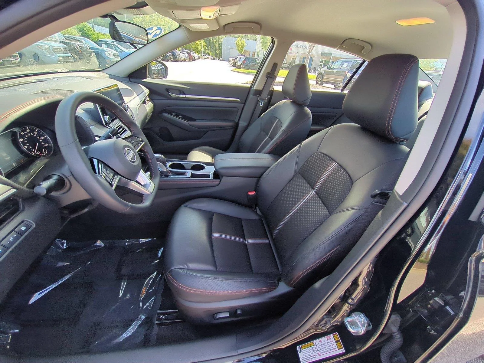 Used 2025 Super Black Nissan SR image 17