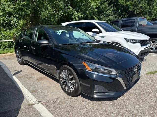 2025 Nissan Altima SV - Photo 18