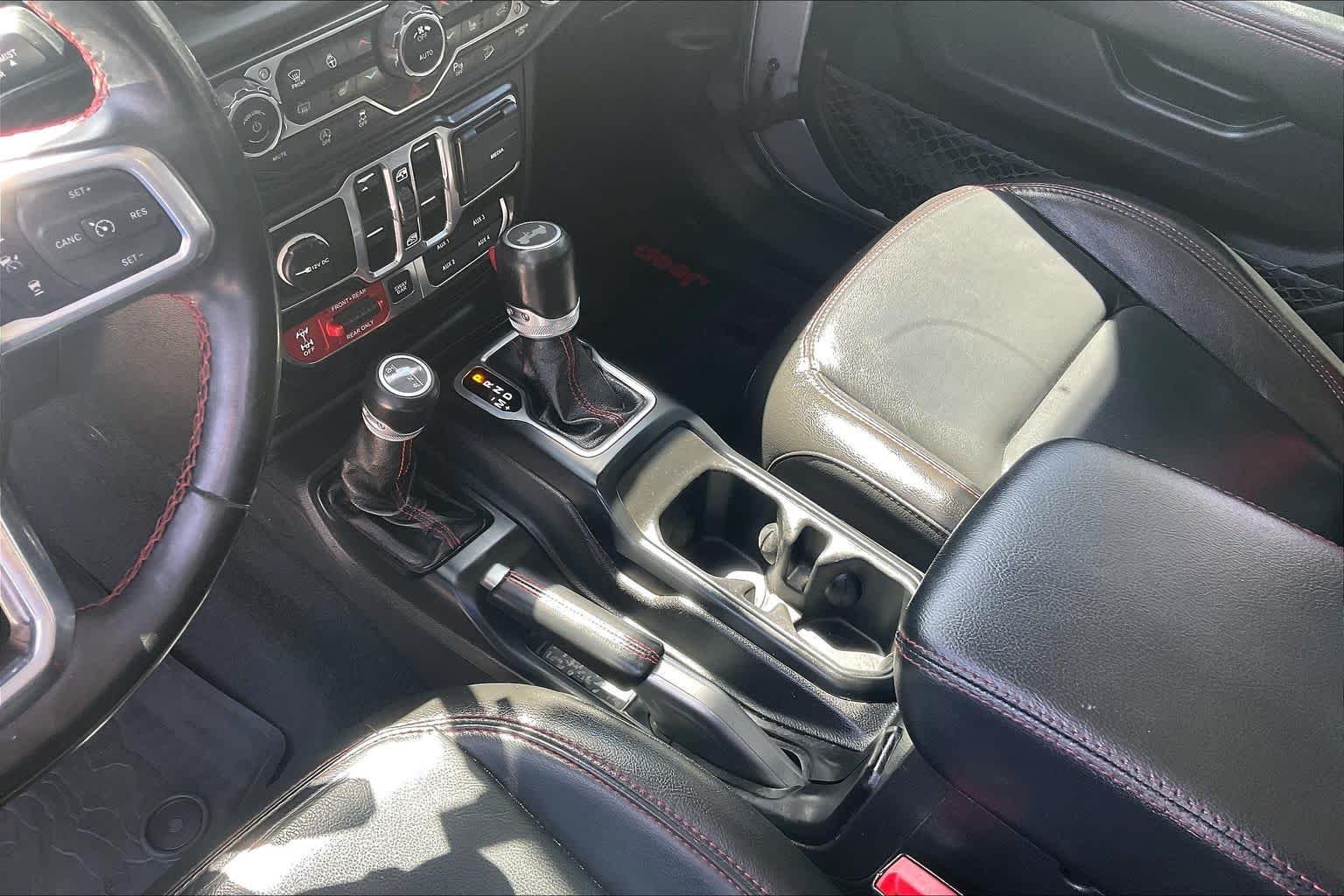 Used 2020 Billet Silver Metallic Clearcoat Jeep Recon image 15