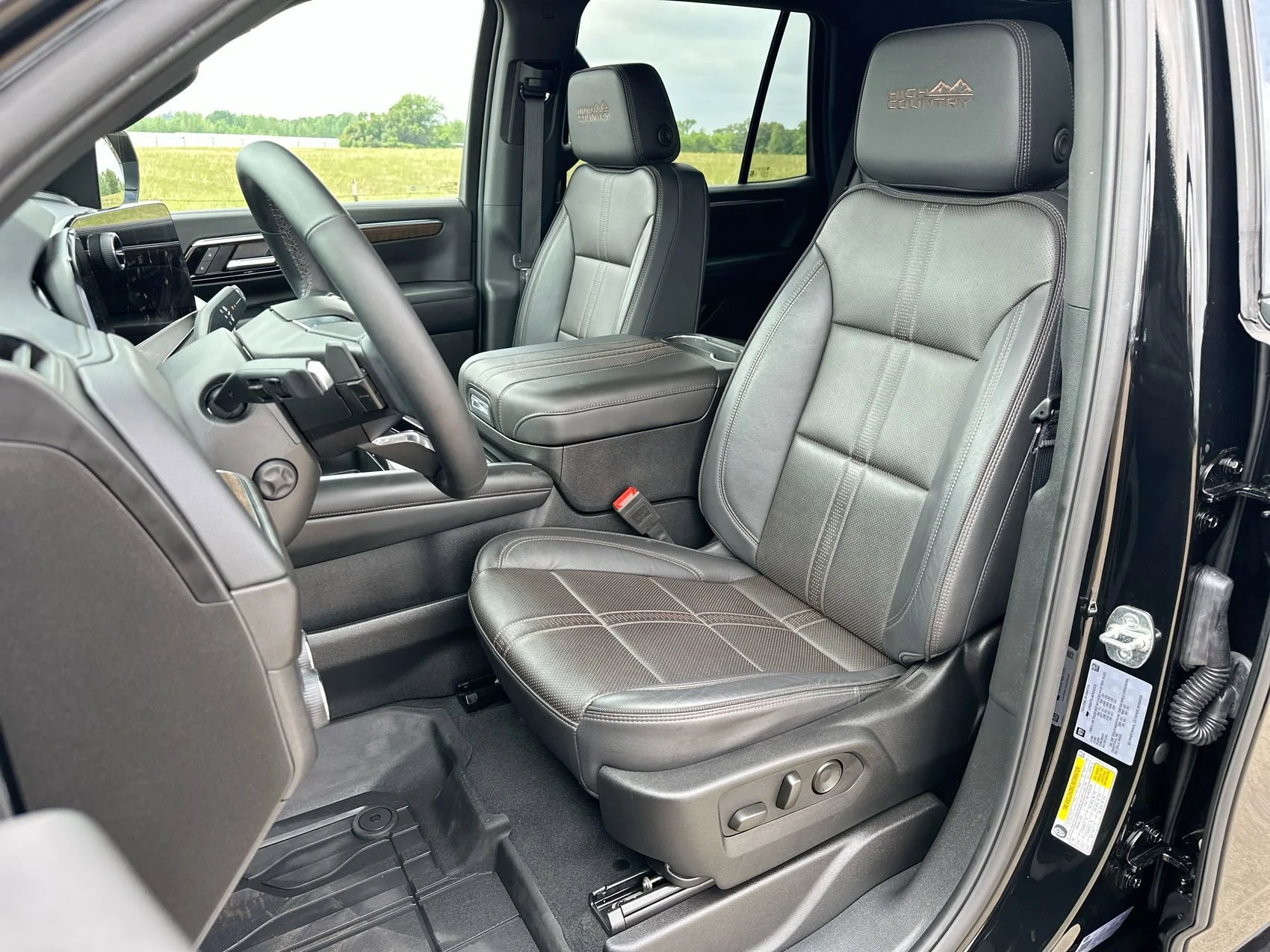Used 2025 Black Chevrolet High Country image 11